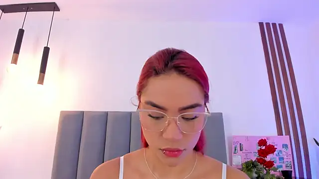 Scarlett Morgan  online show from 10-15-25, 07:33