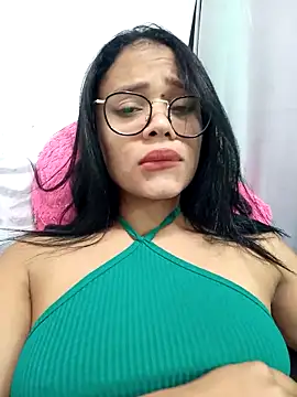 Snapshot of Sexy-manyu chatting on 02-14-25, 02:50 Sexy-manyu online show from 02-14-25, 02:50