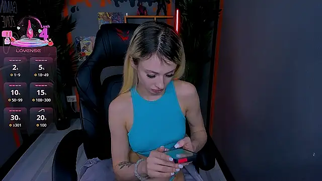 Snapshot of PollyMillees chatting on 02-17-26, 08:28 PollyMillees online show from 02-17-26, 08:28