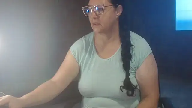 Snapshot of hairyglad69 chatting on 07-09-26, 12:37 hairyglad69 online show from 07-09-26, 12:37