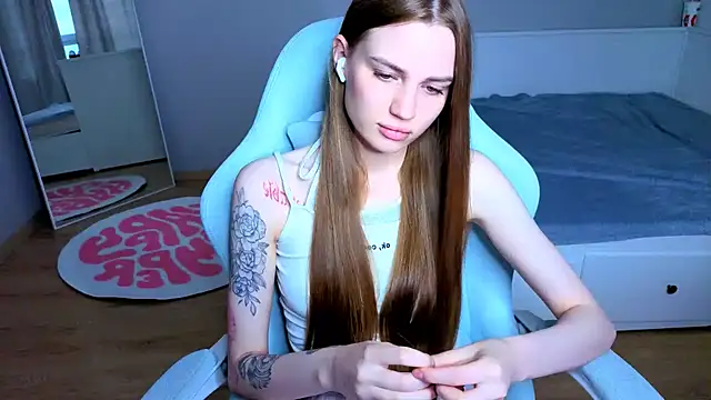 Snapshot of StellaLawless chatting on 06-04-26, 12:04 StellaLawless online show from 06-04-26, 12:04