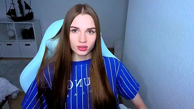 StellaLawless online show from 10-05-25, 01:46