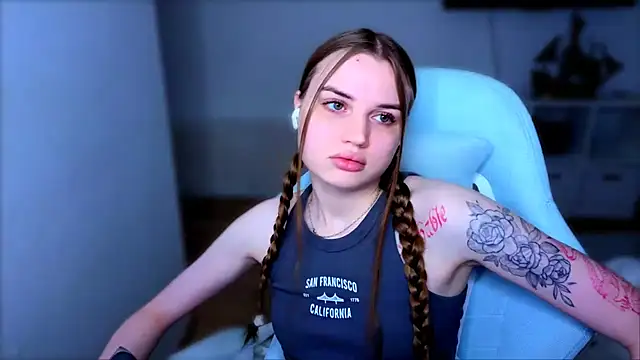 StellaLawless online show from 12-17-25, 12:32