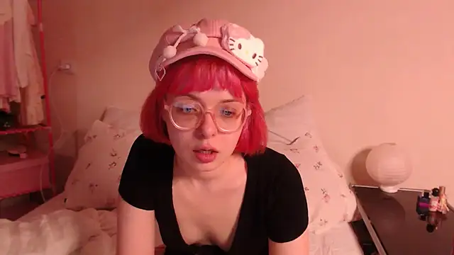 Snapshot of KatieMelone chatting on 07-15-26, 08:38 KatieMelone online show from 07-15-26, 08:38