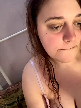 Snapshot of Vikkancs_X chatting on 11-16-25, 02:44 Vikkancs X online show from 11-16-25, 02:44