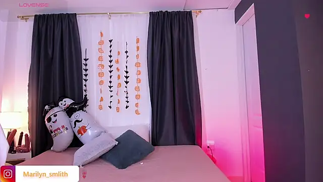 MarilynSmIith online show from 10-12-25, 12:39