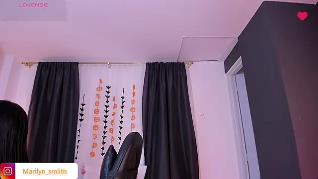 MarilynSmIith online show from 10-17-25, 11:34