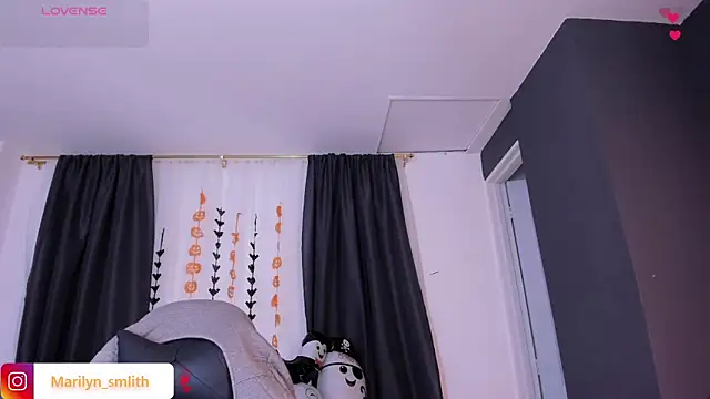 MarilynSmIith online show from 10-21-25, 11:42