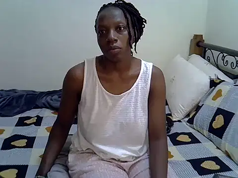 Snapshot of Sweet_Bear chatting on 09-30-25, 01:55 Sweet Bear online show from 09-30-25, 01:55