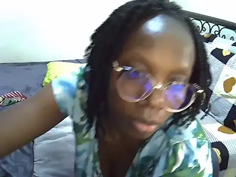 Snapshot of Sweet_Bear chatting on 10-04-25, 05:14 Sweet Bear online show from 10-04-25, 05:14