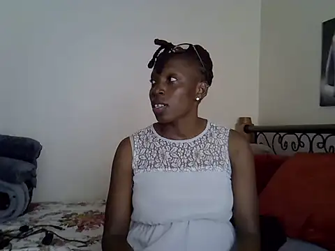Snapshot of Sweet_Bear chatting on 03-18-25, 05:12 Sweet Bear online show from 03-18-25, 05:12