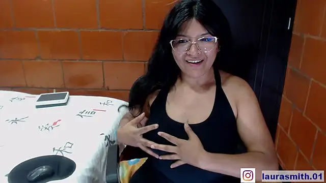 Snapshot of laura_smith0 chatting on 02-24-25, 07:52 laura smith0 online show from 02-24-25, 07:52