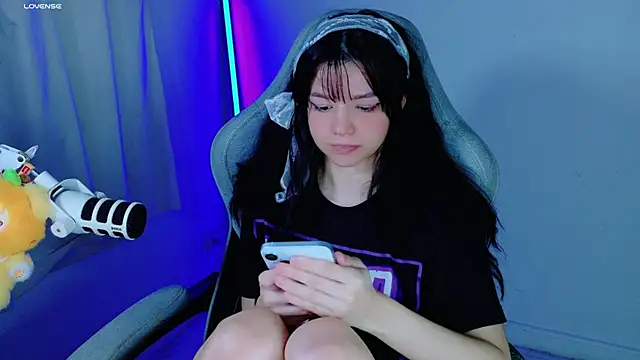 Snapshot of stephybrown chatting on 11-23-25, 01:04 stephybrown online show from 11-23-25, 01:04