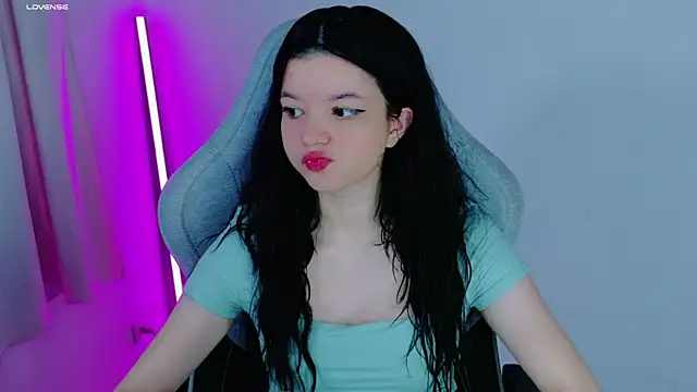 Snapshot of stephybrown chatting on 09-11-25, 12:32 stephybrown online show from 09-11-25, 12:32