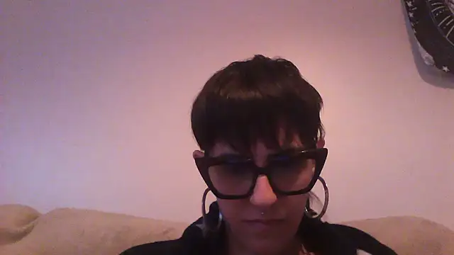 Snapshot of nickfxx chatting on 05-16-26, 11:37 nickfxx online show from 05-16-26, 11:37