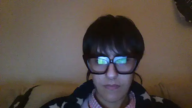 Snapshot of nickfxx chatting on 06-21-26, 05:02 nickfxx online show from 06-21-26, 05:02
