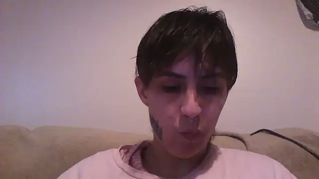 Snapshot of nickfxx chatting on 06-23-26, 01:14 nickfxx online show from 06-23-26, 01:14