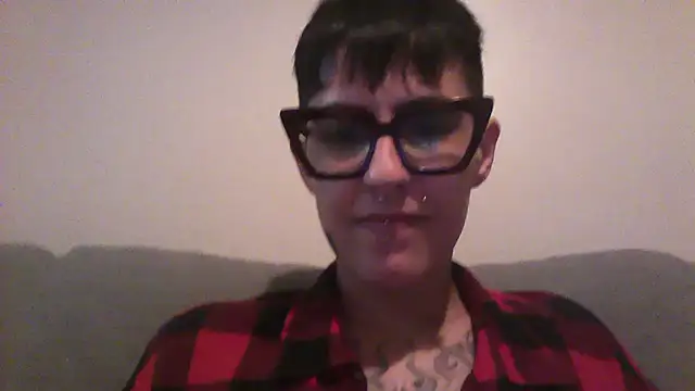 Snapshot of nickfxx chatting on 10-21-25, 11:04 nickfxx online show from 10-21-25, 11:04