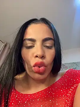 Snapshot of valecruz903 chatting on 02-15-26, 12:00 valecruz903 online show from 02-15-26, 12:00