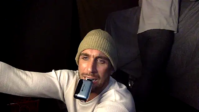 Snapshot of TheOnlyTwinTowers chatting on 02-08-25, 08:20 TheOnlyTwinTowers online show from 02-08-25, 08:20