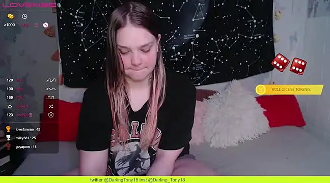Snapshot of darling_tony chatting on 03-15-25, 07:59 darling tony online show from 03-15-25, 07:59