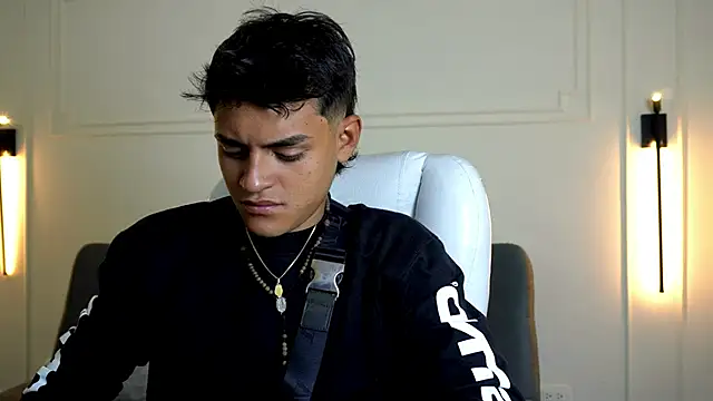 Paradise boy s online show from 02-08-25, 12:17