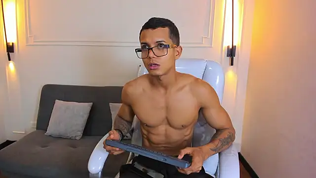 Paradise boy s online show from 02-18-26, 11:12