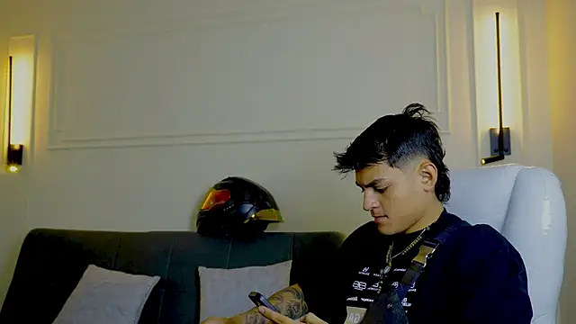 Paradise boy s online show from 01-31-25, 12:50