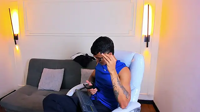 Paradise boy s online show from 04-08-26, 08:32