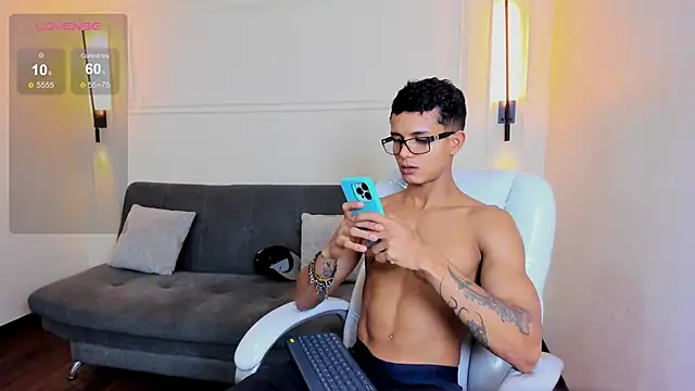 Paradise boy s online show from 11-12-25, 09:51