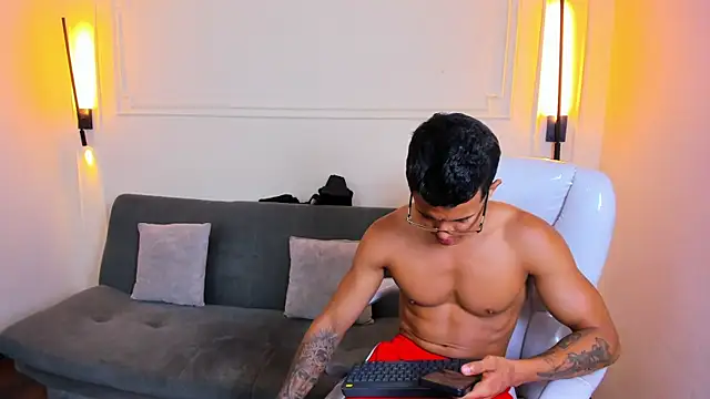 Paradise boy s online show from 04-09-26, 06:14