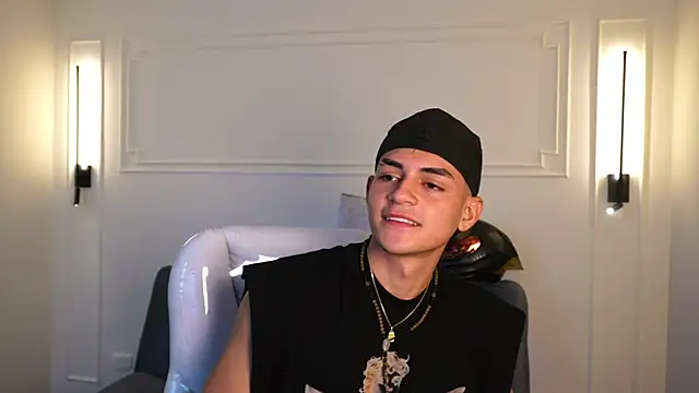 Paradise boy s online show from 01-16-25, 02:41