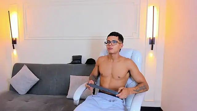 Paradise boy s online show from 01-08-26, 07:20