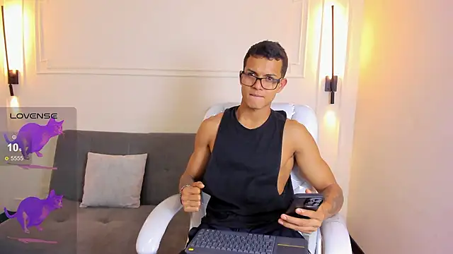 Paradise boy s online show from 02-19-26, 07:55