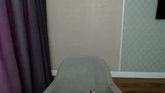 hot-sasha9 online show from 04-21-26, 12:01