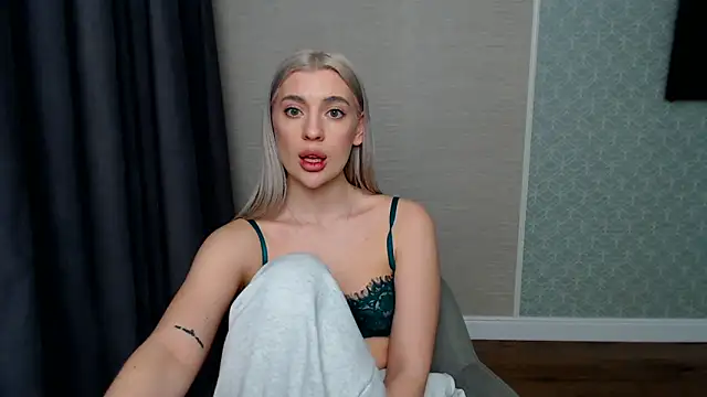 hot-sasha9 online show from 03-10-26, 09:08