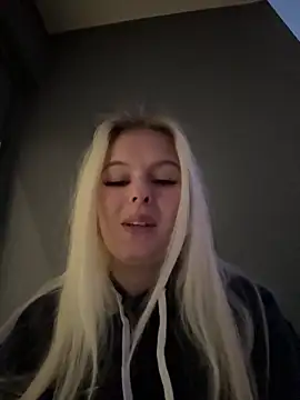 Snapshot of Allylove03 chatting on 12-14-24, 06:46 Allylove03 online show from 12-14-24, 06:46