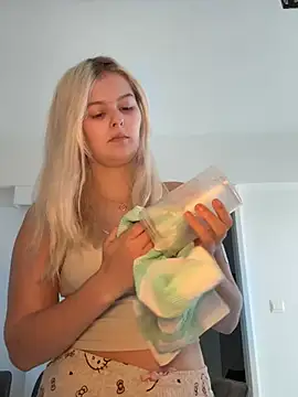 Allylove03 online show from 02-11-26, 05:18