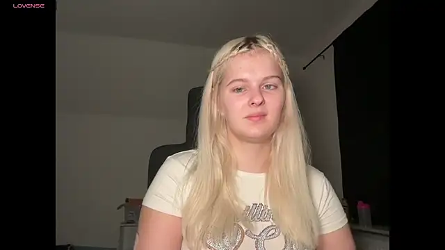 Snapshot of Allylove03 chatting on 09-12-25, 05:56 Allylove03 online show from 09-12-25, 05:56