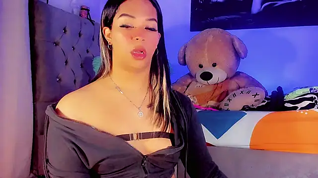 Zakura hot1 online show from 10-25-25, 08:02