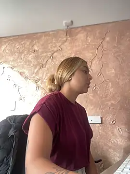 Miabonnett  online show from 11-18-25, 12:19