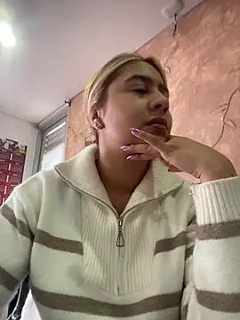 Miabonnett  online show from 10-23-25, 12:15