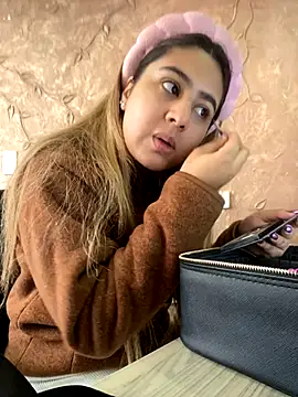 Miabonnett  online show from 09-17-25, 12:07