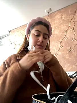 Miabonnett  online show from 10-09-25, 12:06