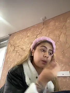 Miabonnett  online show from 11-28-25, 12:16