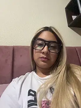 Miabonnett  online show from 05-15-26, 01:14