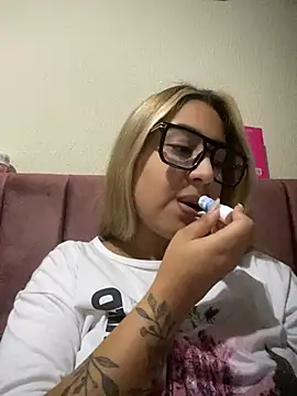 Miabonnett  online show from 04-21-26, 12:12