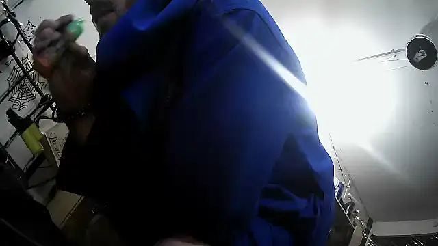 Snapshot of pervy_devil chatting on 02-21-25, 06:18 pervy devil online show from 02-21-25, 06:18