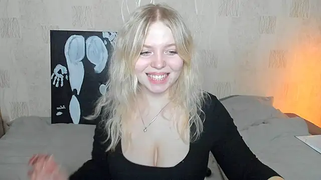 Eva Kynu online show from 02-24-25, 02:26