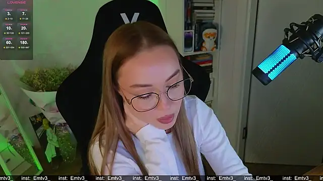 Emili1- online show from 12-02-25, 01:02